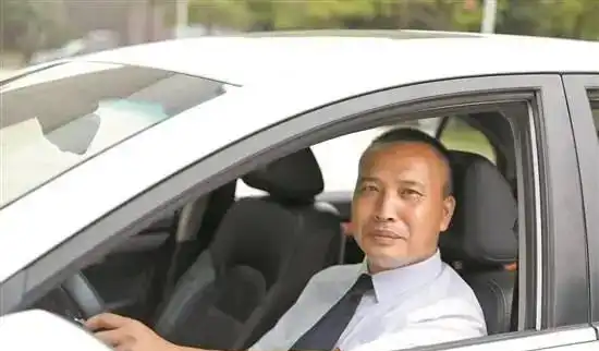 “广东好人”黄天华:从退伍老兵到网约车司机 5.35万单“零差评”
